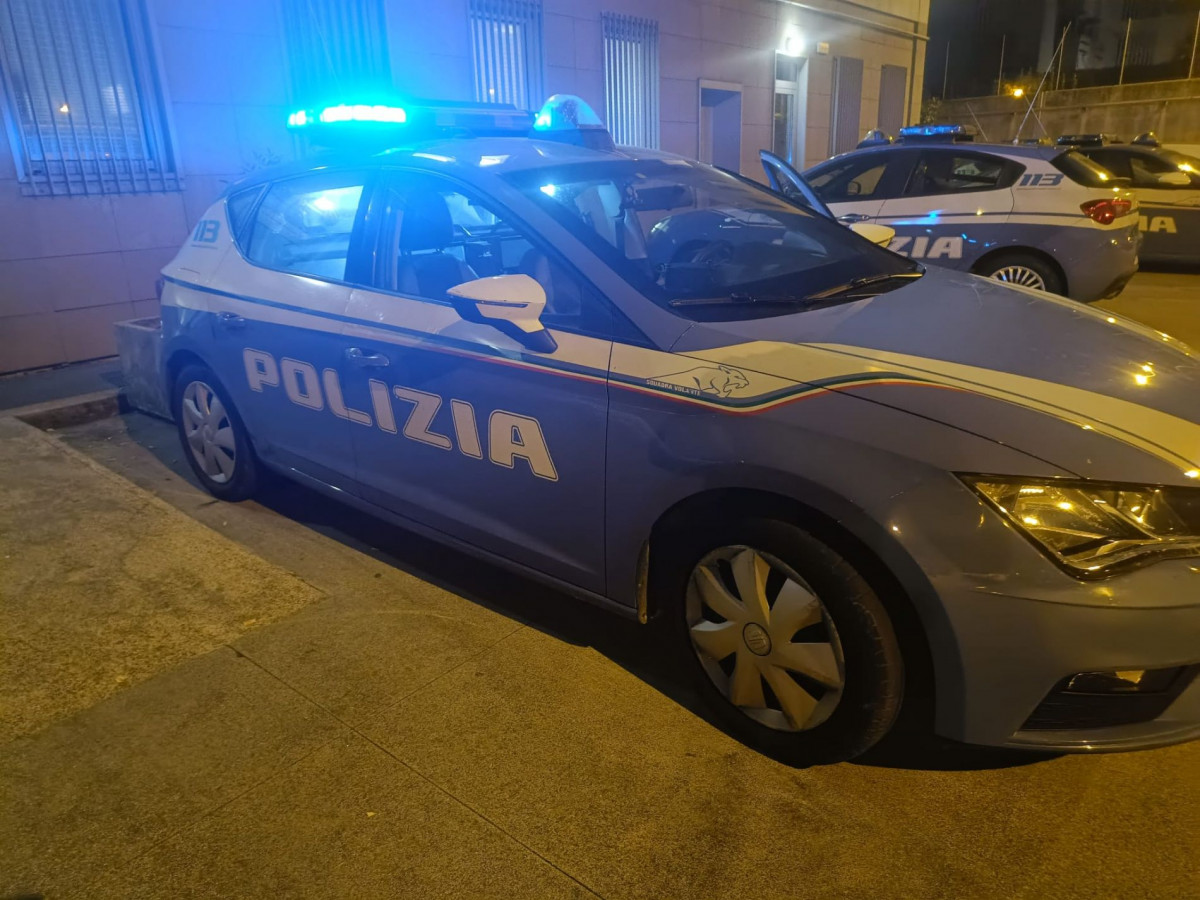 Cattinara, 18enne tenta di togliersi la vita: polizia la salva in extremis