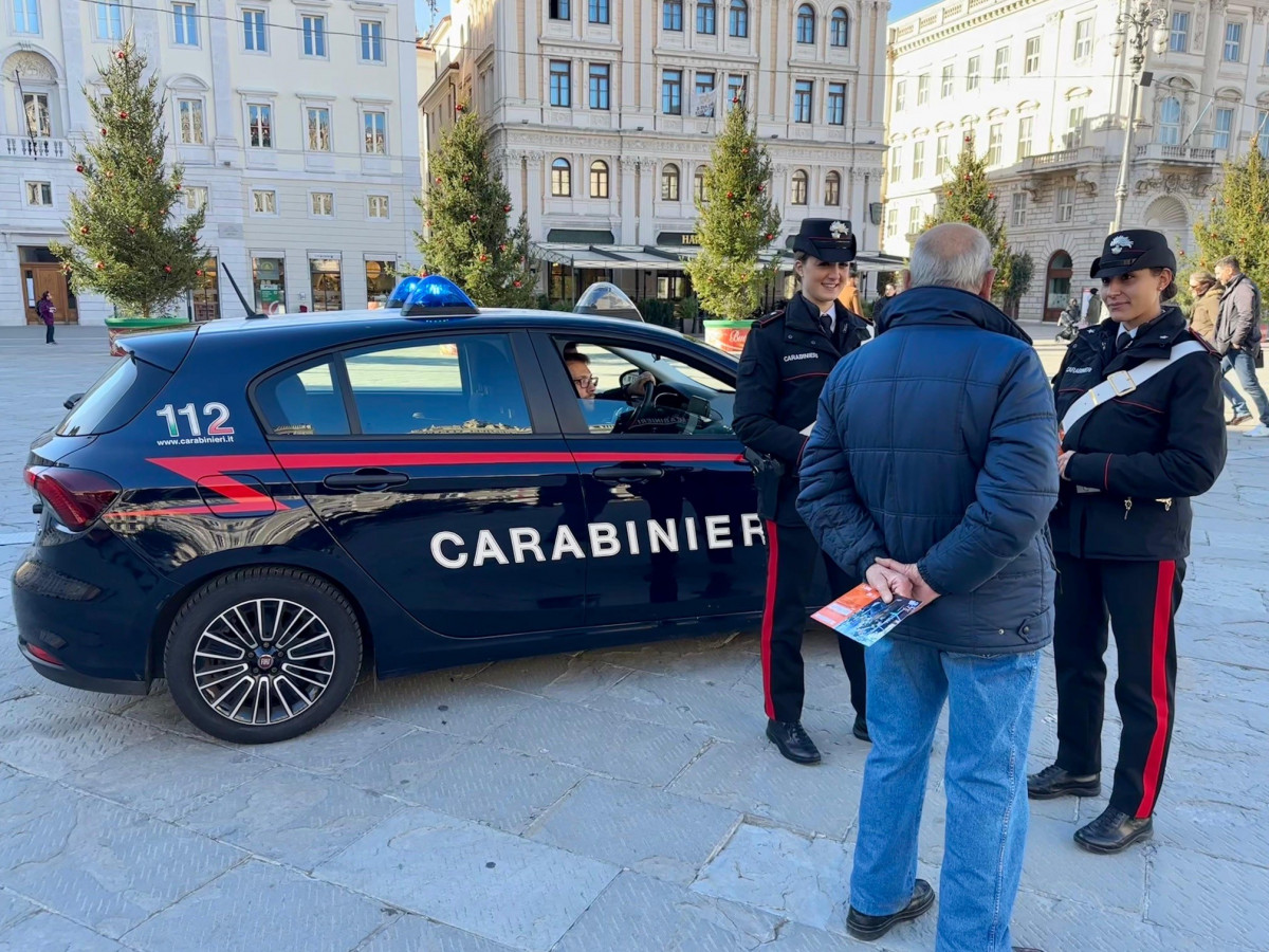 Truffe a Trieste, SMS con una falsa richiesta di pagamento: «Non chiamate quel numero»