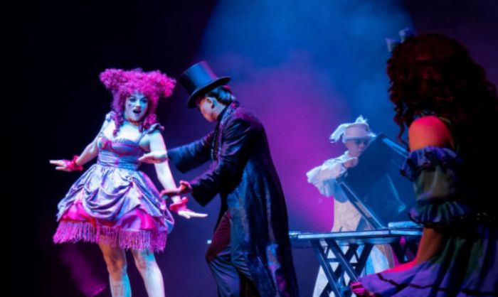 Lunedì al Rossetti Alice in wonderland reloaded” del Circus-Theater Elysium 