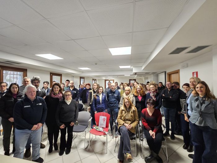 Arpa FVG inaugura il suo primo “posto occupato”: una sedia rossa che diventa impegno civile