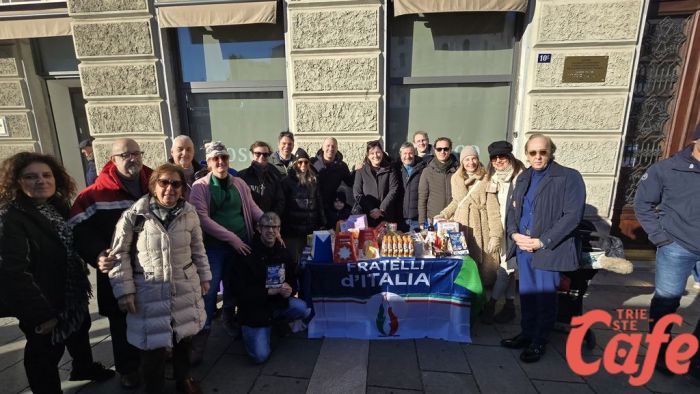 San Nicolò solidale, grande successo per la raccolta di Fratelli d’Italia in piazza Goldoni (VIDEO) 