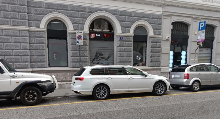 Stalli di carico e scarico occupati, “Noi autotrasportatori costretti a bloccare via Roma”