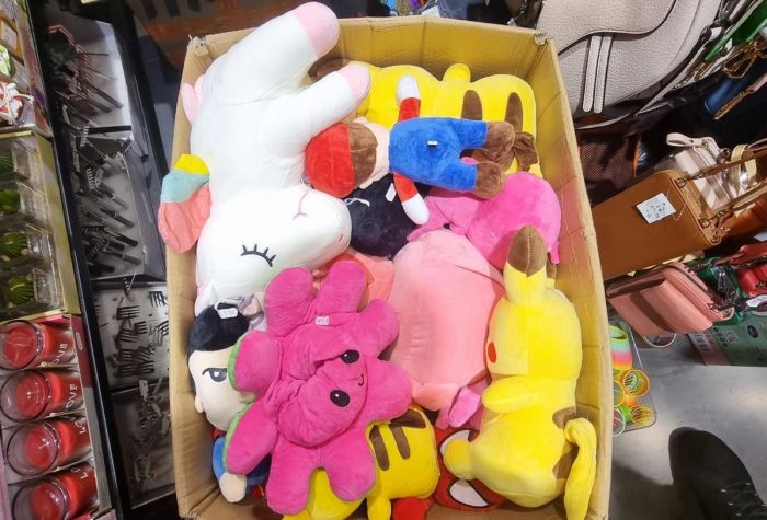 Brillante operazione della polizia locale di Trieste, sequestrati 235 giochi e cibo per bimbi non regolari! 