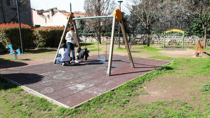 Al via la manutenzione delle aree gioco, giardino di via San Michele primo sito d'intervento 