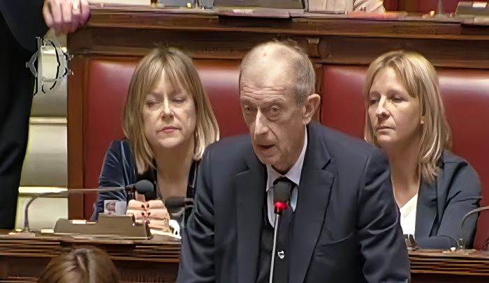 Piero Fassino, Pd unico a non porre veti nel centro-sinistra , è tattica perdente