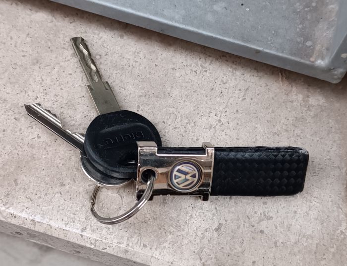 Chiavi ritrovate in via del Ronco, un appello per trovare il proprietario