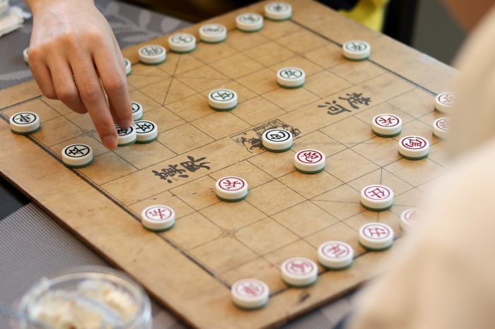 Cina: "perline anali", privato del titolo il 're degli scacchi: poi festeggia defecando nella vasca dell'hotel 