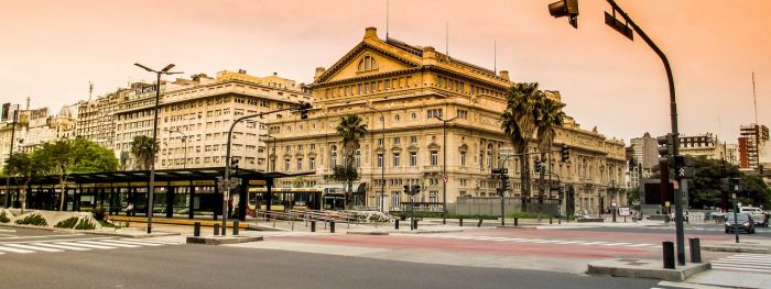 presidente dell'Argentina Milei propone al Congresso l'emergenza pubblica fino al 2025