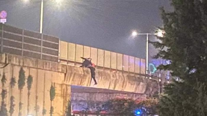 Bari, Carabinieri salvano una 20enne a Natale intenzionata a suicidarsi 