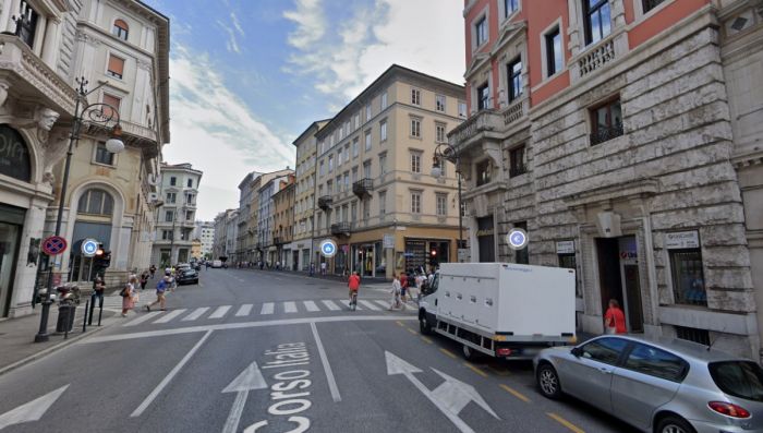 Un triestino: "ZTL in centro a Trieste con pagamento di 5 euro al giorno per veicoli non elettrici'