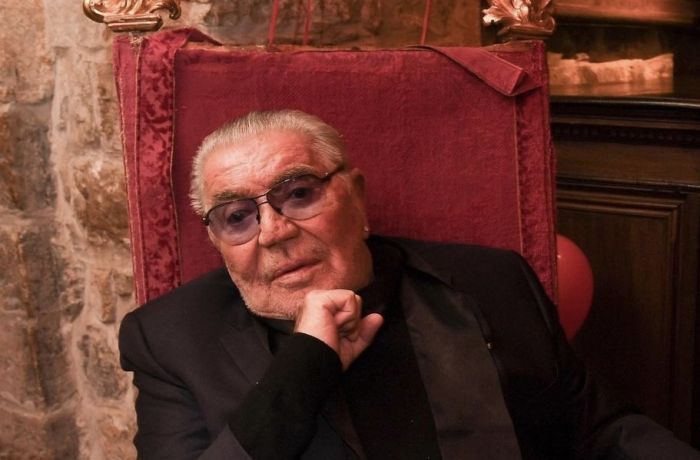 Morto l'amatissimo stilista Roberto Cavalli, aveva 83 anni 