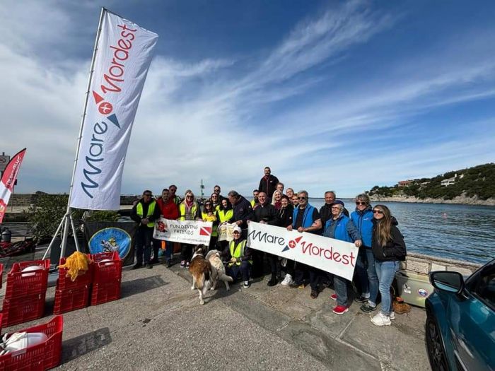 Sabato di lavoro per i volontari di Marenordest, pulizia dei fondali nella baia di Duino