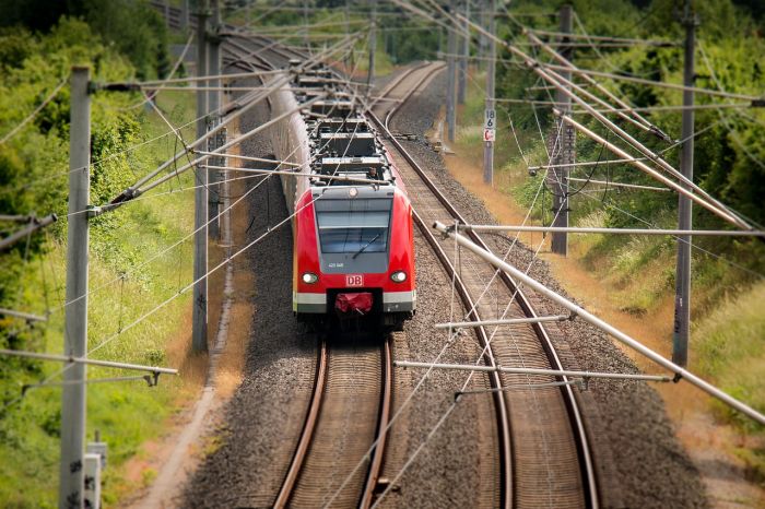 Trasporti: per 8 italiani su 10 il treno è mezzo più sostenibile