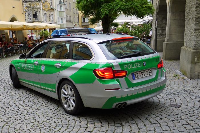 Germania: attacco con coltello a Solingen, 3 morti e 8 feriti, sospettato ancora in fuga
