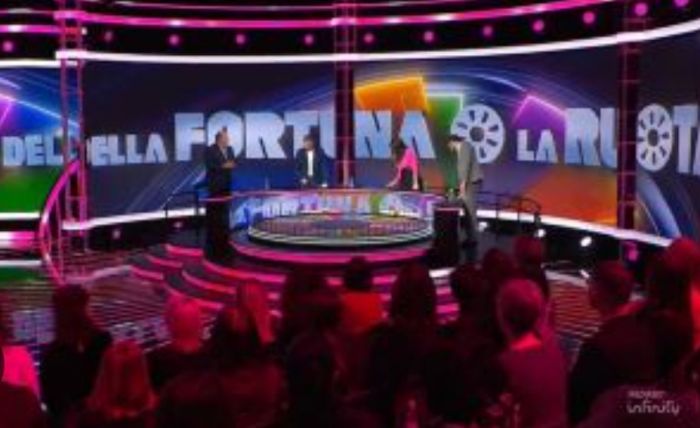 Con Gerry Scotti torna a girare La Ruota della Fortuna