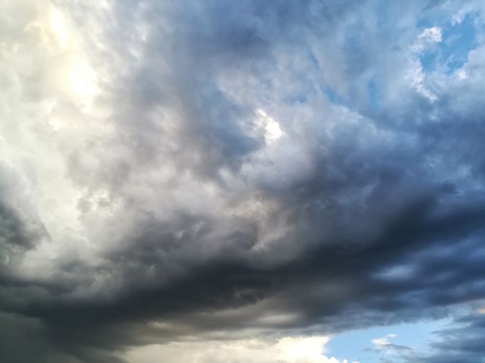 Meteo, da giovedì ciclone autunnale: crollo di 15 gradi