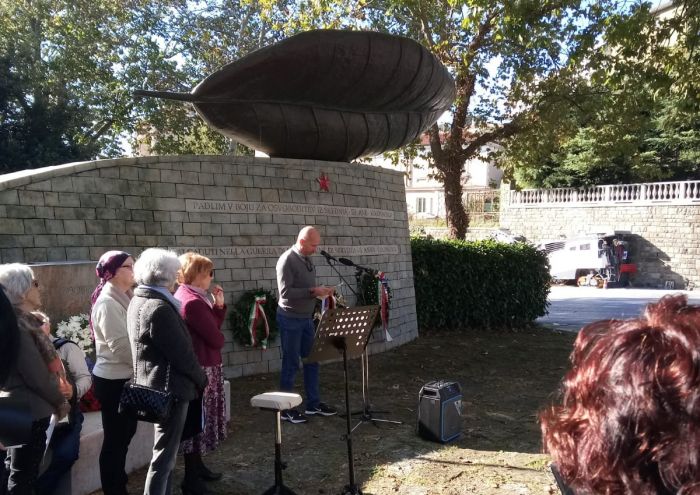 Deposta corona dal PD in memoria dei caduti di Servola, S. Anna e Coloncovez