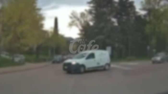 Borgo San Sergio furgone taglia la strada a un giovane automobilista: rischio incidente (VIDEO) 