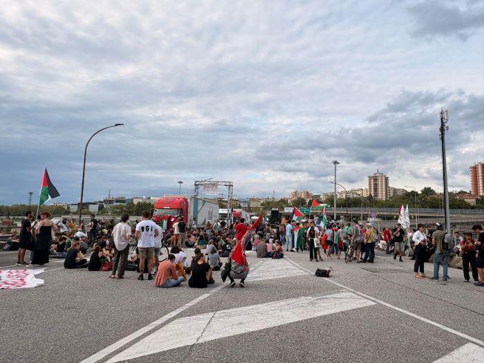 Corteo pro Palestina, Corteo non autorizzato raggiunge Varco 4