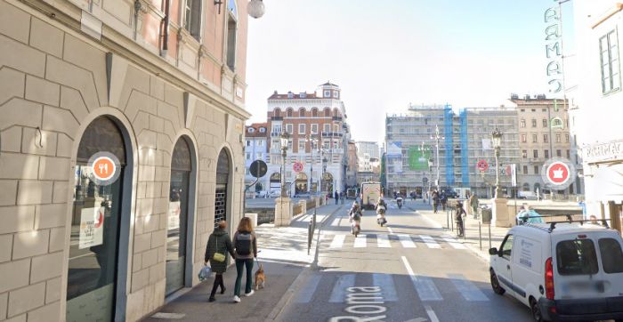 “Allarme in via Roma: troppi rischi per i pedoni, urgono rallentatori e nuove tutele”