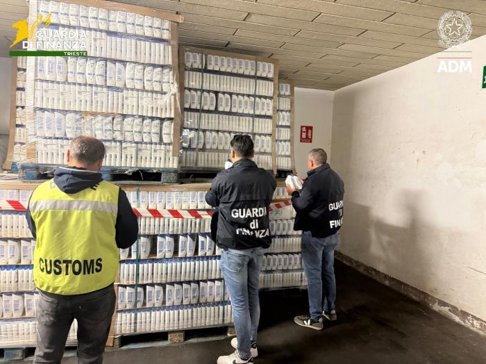 Profumo di truffa: maxi sequestro di shampoo taroccato, Trieste capitale del balsamo illegale!