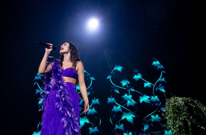 Francesca Michielin incanta l’Arena di Verona: ora attesa a Trieste nel 2026 con il suo tour nei teatri