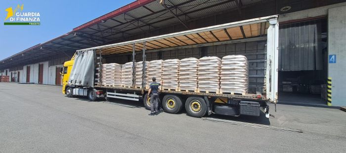 Oltre 23 tonnellate di pellet donate al Comune di Forni di Sopra: da sequestro a gesto di solidarietà
