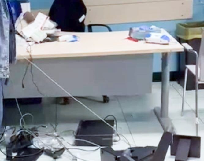 Notte di paura a Cattinara: utente distrugge il triage e aggredisce gli operatori