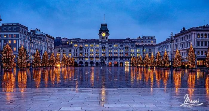 Trieste accende il “Natale Fantascientifico”: luminarie mai viste e città con un set da film (VIDEO) 