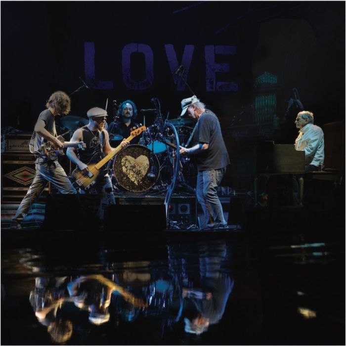Neil Young torna in Italia: il mito assoluto del rock mondiale illumina Villa Manin nel 2026