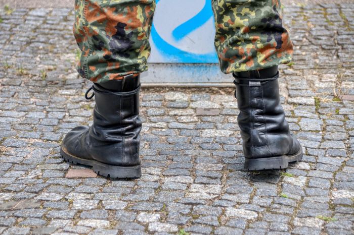 Reintroduzione leva, Crosetto: "Idea è portare ddl in parlamento"