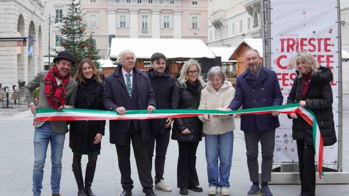 Trieste celebra la cultura del caffè: inaugurato il mercatino del Trieste Coffee Festival in piazza Verdi