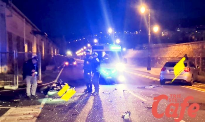 Schianto sulla bretella del Porto Vecchio: centauro a terra, a Cattinara