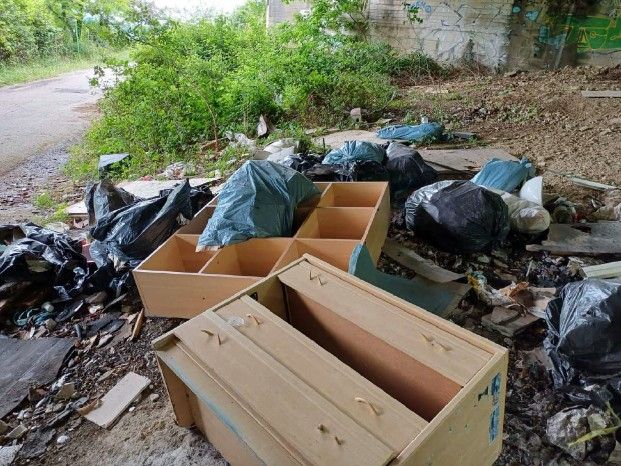 Rifiuti illegali nel cuore verde di Borgo San Sergio: 17 tra privati e imprese denunciati