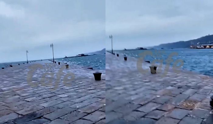 La bora ruggisce sul Molo Audace: Trieste si sveglia così alla vigilia di Natale (VIDEO) 