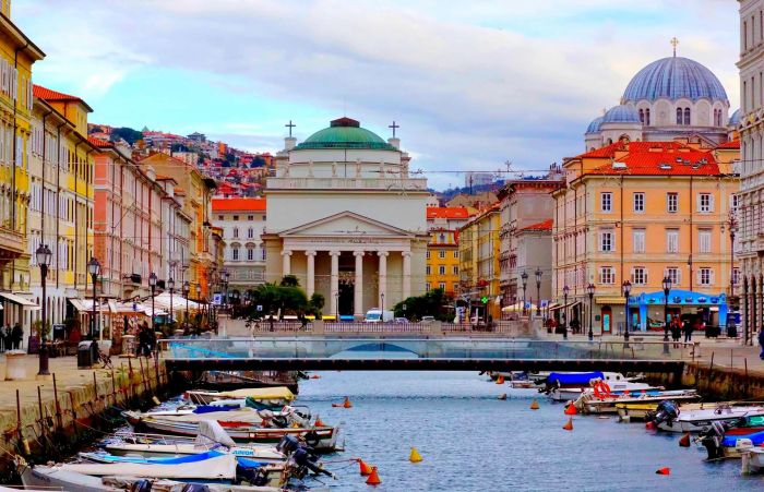 Trieste vista da chi è appena arrivato: “una città bellissima, ma ancora chiusa nel dialogo”
