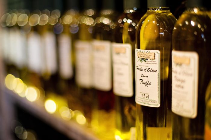 La Tunisia fissa un prezzo di riferimento per l'olio d'oliva