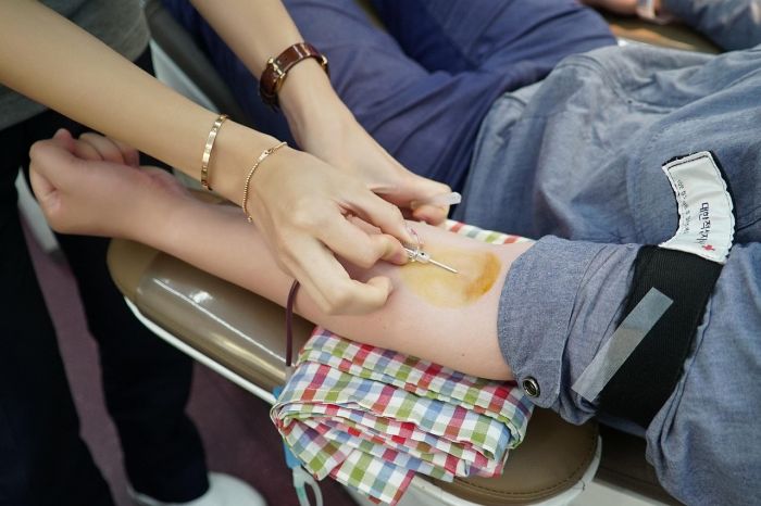 Dopo la donazione di sangue, buono da 5 euro ma colazione ‘a scelta obbligata’: polemica in Fvg