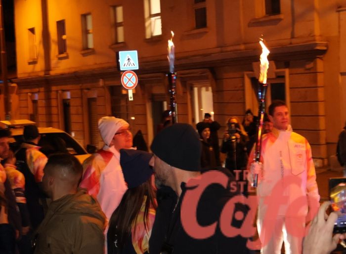 Fiamma Olimpica, passaggio poco fa a San Giacomo: il quartiere applaude e la staffetta infiamma la città (VIDEO)