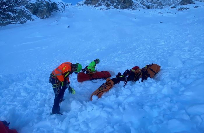 Doppia valanga in Fvg, persona estratta viva! 