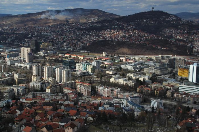 Bosnia: iniziato a Milano interrogatorio 80enne indagato per i ‘cecchini del weekend’ 