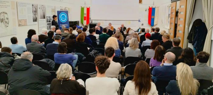 Enti locali e nuove Province, sala gremita e molti giovani all’incontro di Idea Giuliana