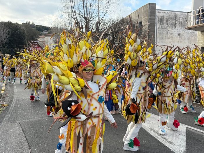 Carneval de Muja, trionfa Bulli e Pupe con “Pasta - Dove c’è Bulli e Pupe c’è Casa”