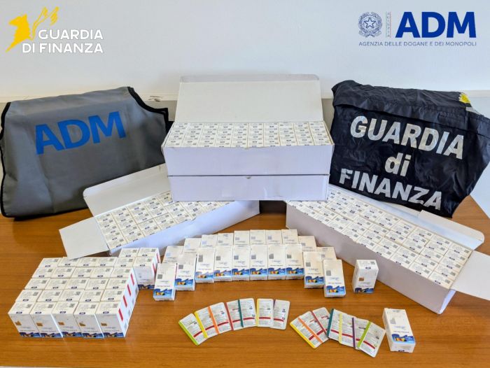 'Sempre duro' in aeroporto, Valigia “vitaminica” a Ronchi, dentro non caramelle ma dosi blu