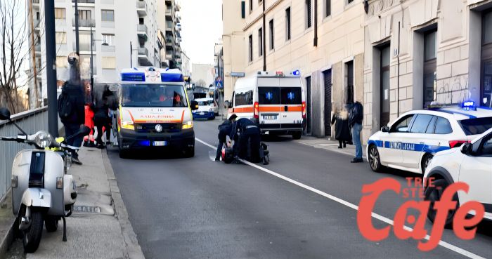 Trieste, scontro in via Molino a Vento: intervengono ambulanze e polizia locale