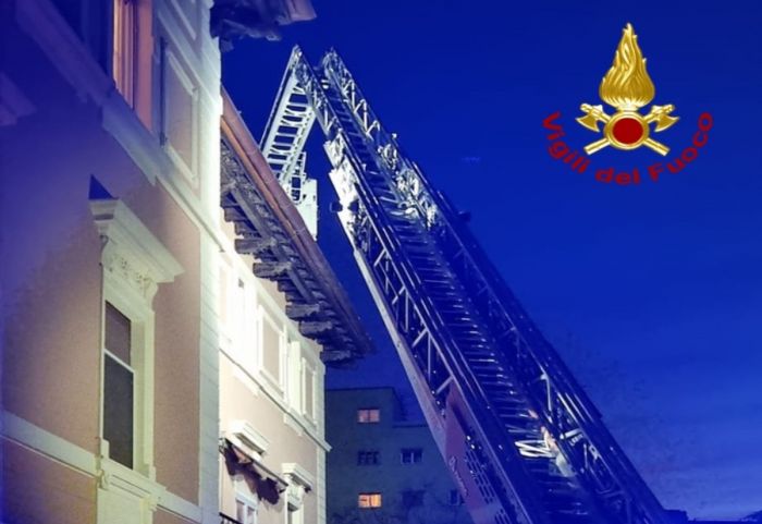 Trieste, Bora non si ferma: 20 interventi nella notte dei Vigili del fuoco
