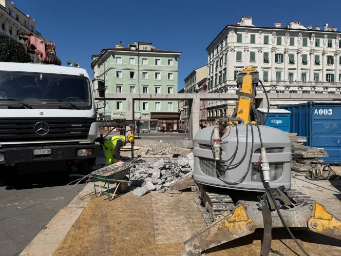Piazza Goldoni cambia volto, Babuder: “Primi risultati già visibili, avanti con i lavori”