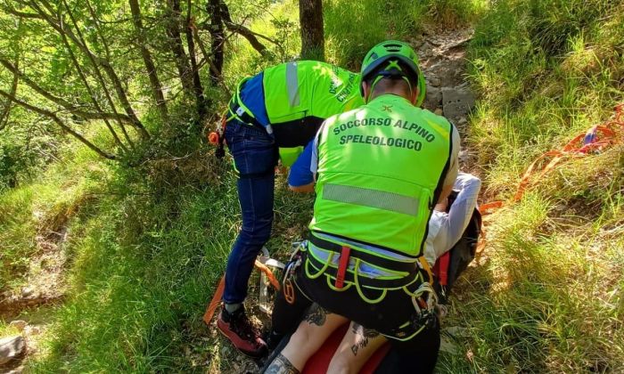 Trieste, si fa male ad una caviglia sul sentiero Cottur: soccorsa e portata a Cattinara