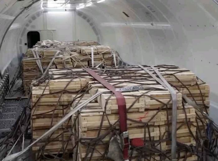 Emirati Arabi Uniti sventano traffico di armi legato al conflitto sudanese: 13 imputati e 6 società a processo