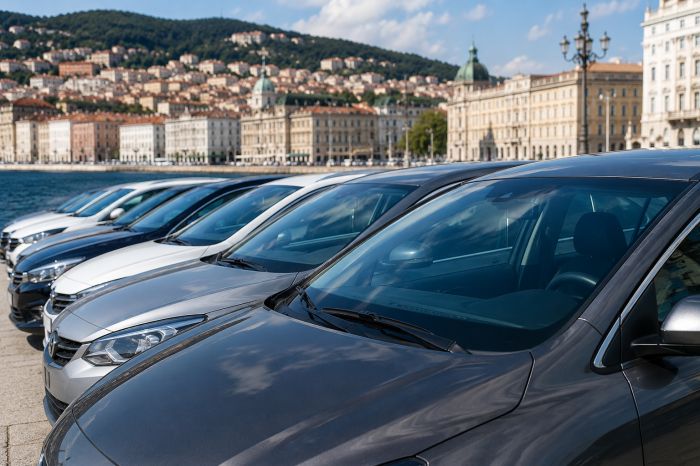 Trieste, migliaia di auto usate a rischio: città tra le province con più veicoli “problematici”